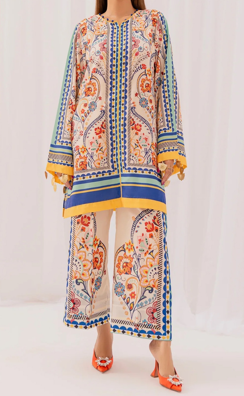 VIBRANT PRINTED LAWN TWO-PIECE SUIT FOR WOMEN – SUMMER COLLECTION 2025